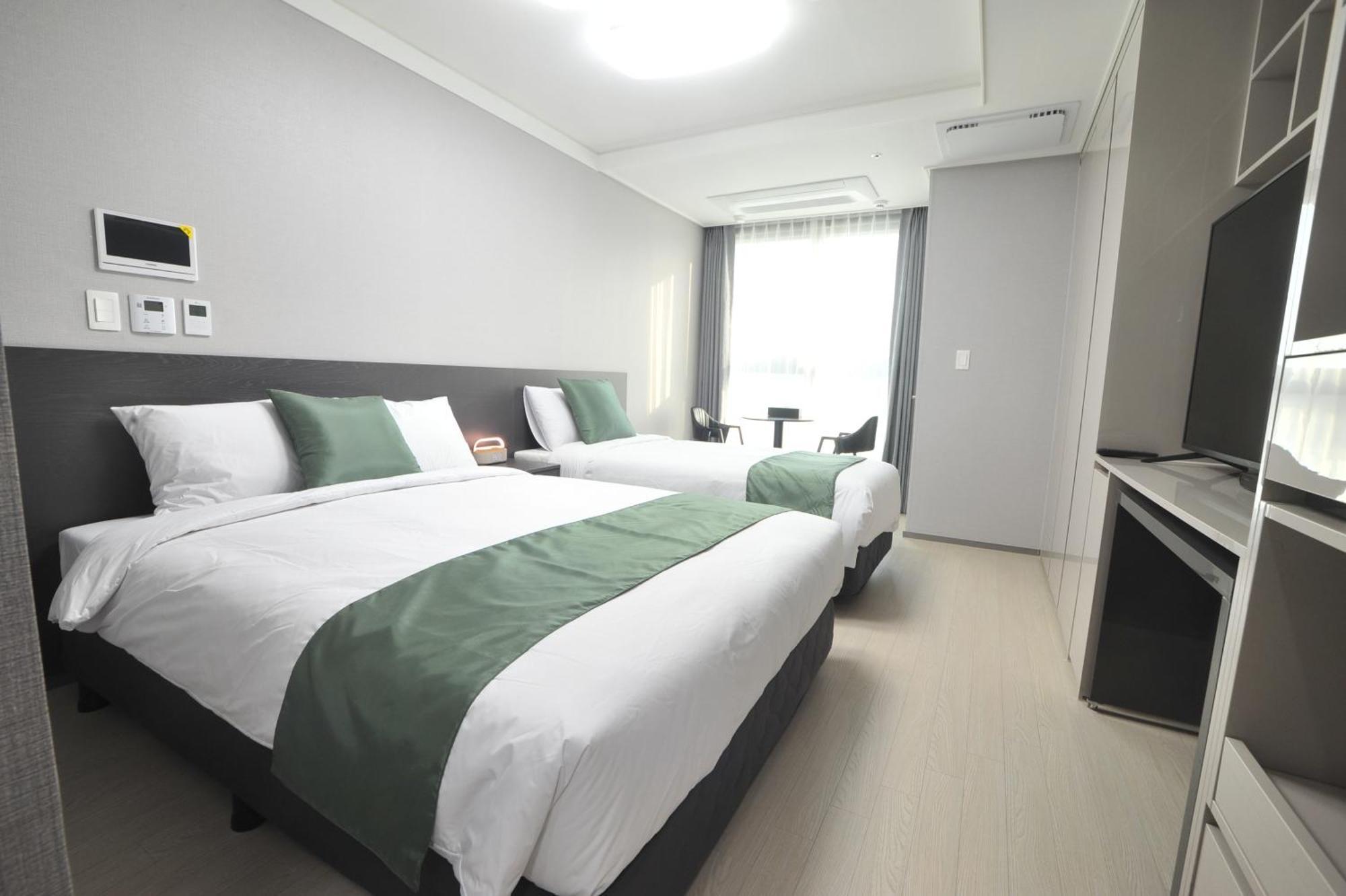 Coopstay Yeosu Hotel מראה חיצוני תמונה